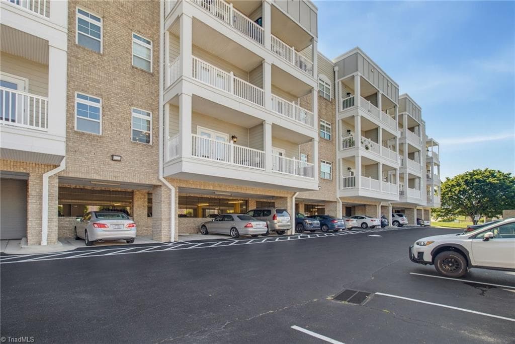 Stick/Site Built at 605 Market Street # 208, Greensboro NC 27401, photo 2 of 36