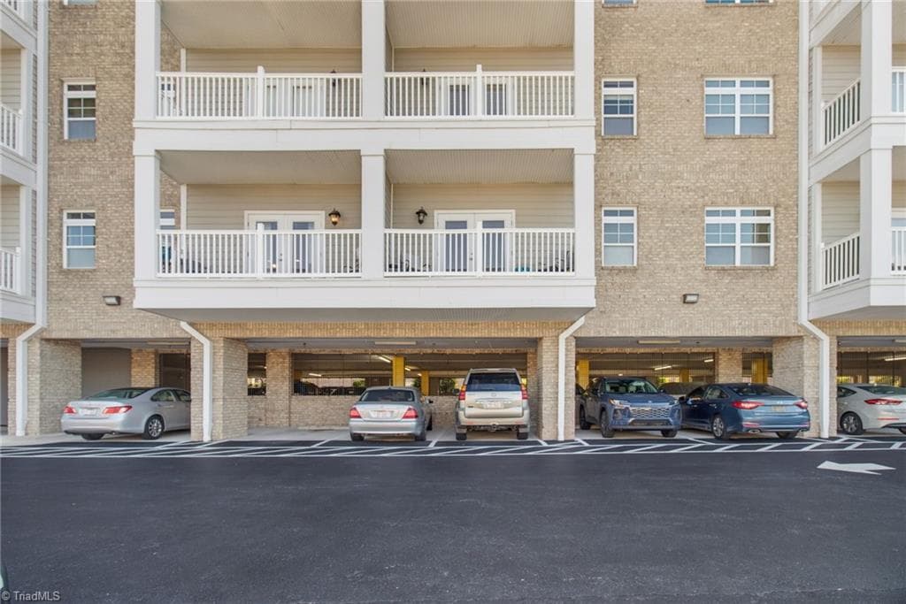 Stick/Site Built at 605 Market Street # 208, Greensboro NC 27401, photo 3 of 36