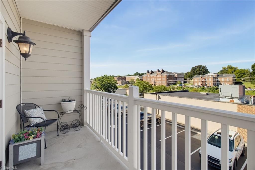 Stick/Site Built at 605 Market Street # 208, Greensboro NC 27401, photo 31 of 36