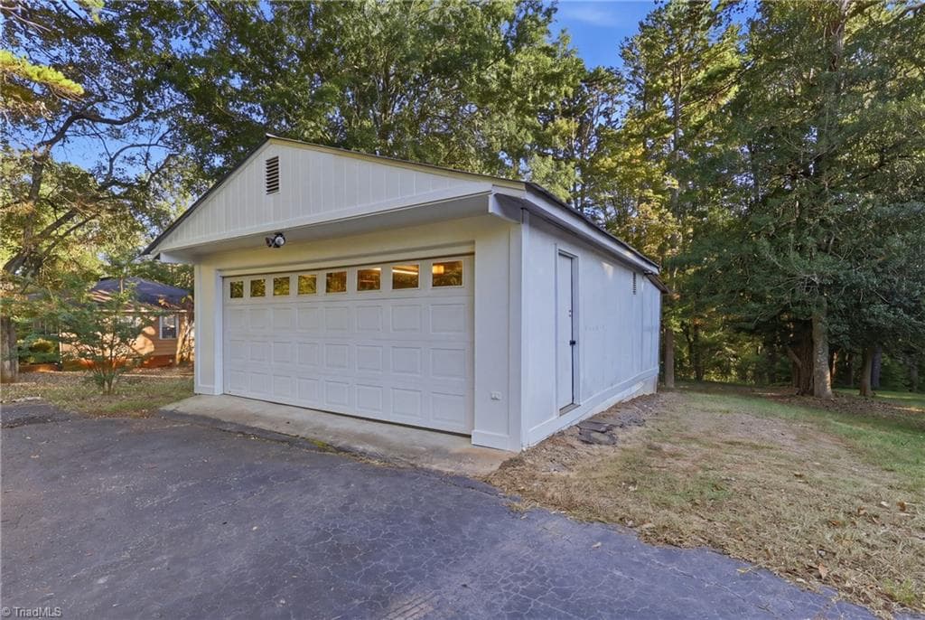 Stick/Site Built at 113 Glendale Road, Lexington NC 27292, Lexington, photo 31 of 96