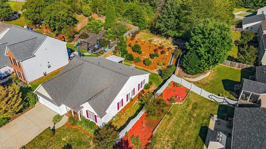 Well-maintianed and cared-for! - 1891 Longmont Drive, Kernersville NC 27284, Kernersville