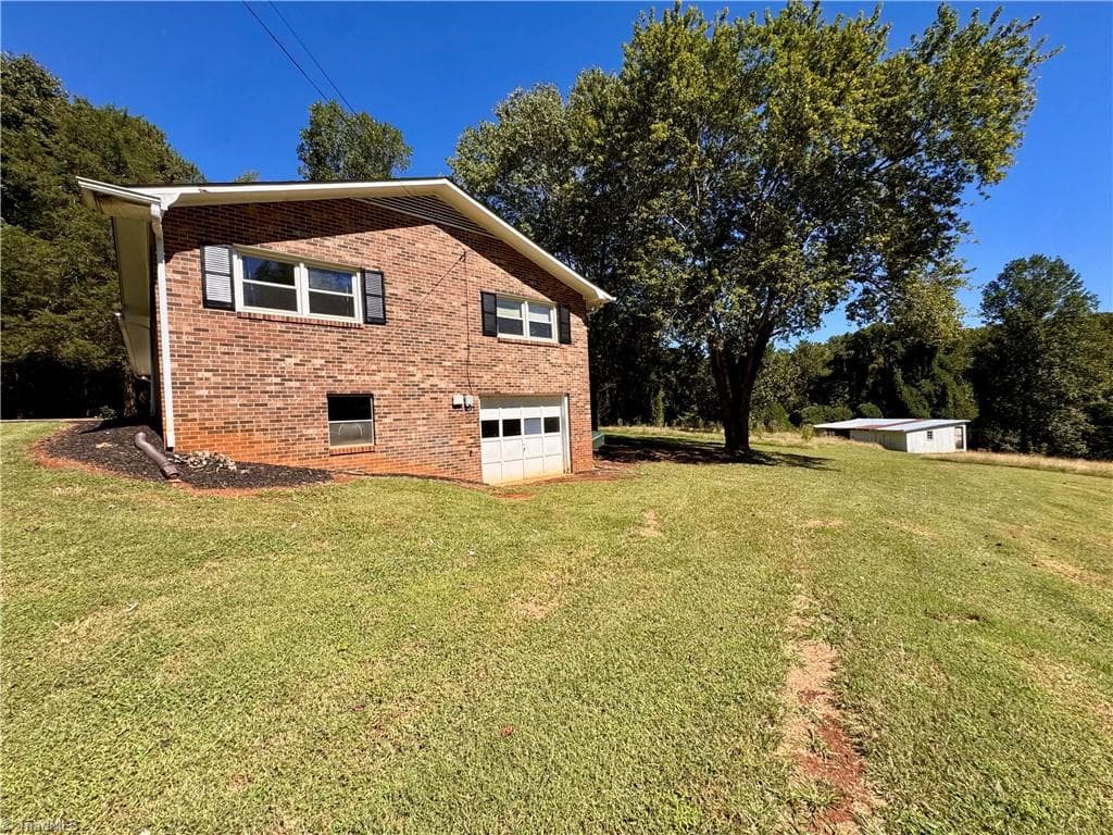 Stick/Site Built at 140 Northeast Circle, Elkin NC 28621, photo 34 of 36