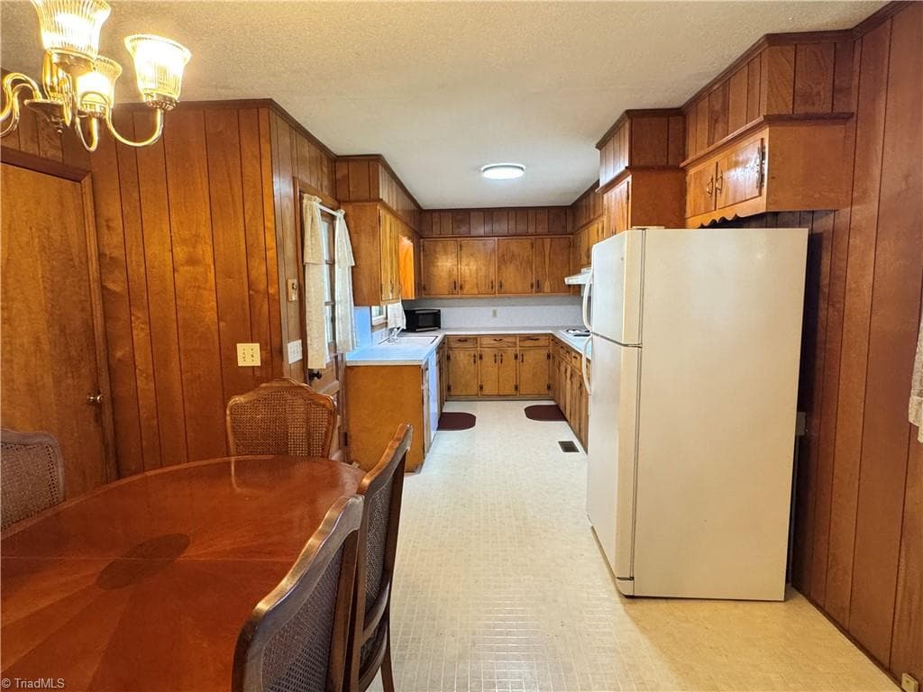 Stick/Site Built at 140 Northeast Circle, Elkin NC 28621, photo 10 of 36