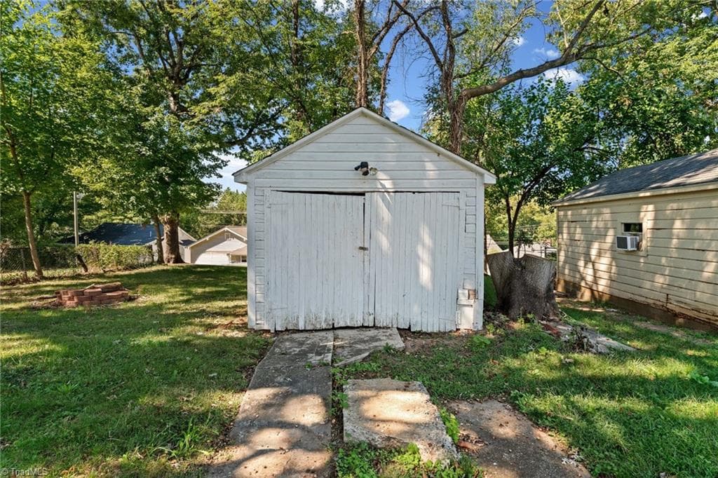 Stick/Site Built at 812 Holland Street, Winston-Salem NC 27101, Winston-Salem, photo 6 of 32