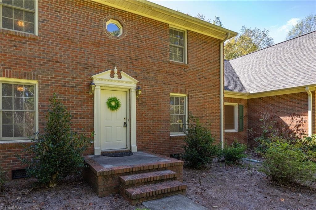 Stick/Site Built at 6100 Pintail Court, Oak Ridge NC 27310, Oak Ridge, photo 13 of 96