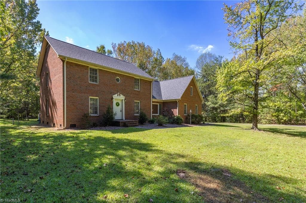 6100 Pintail Court, Oak Ridge NC 27310