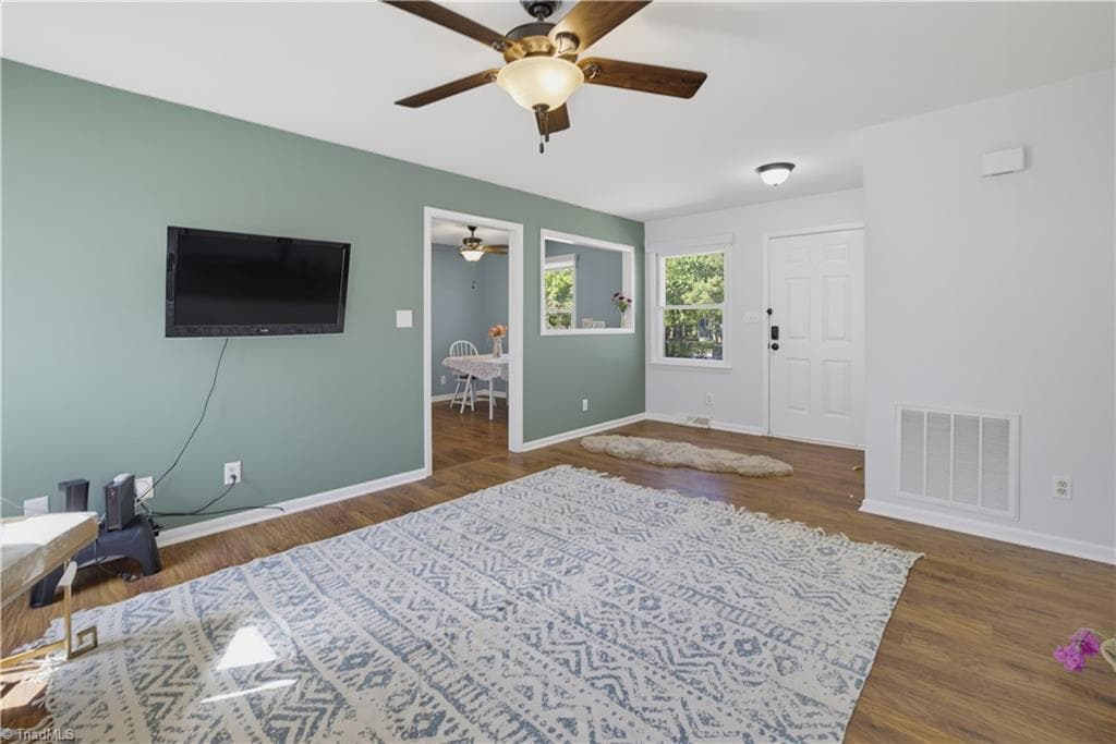 Stick/Site Built at 8009 Tam Oshanter Drive, Greensboro NC 27409, photo 7 of 27