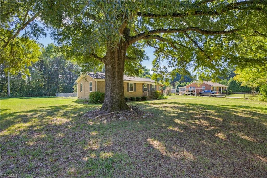 Stick/Site Built at 8009 Tam Oshanter Drive, Greensboro NC 27409, photo 4 of 27