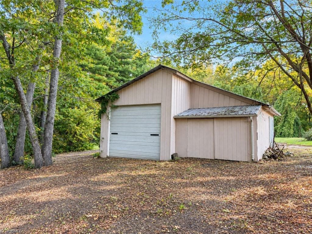 Stick/Site Built at 158 Border Lane, Pinnacle NC 27043, photo 4 of 24