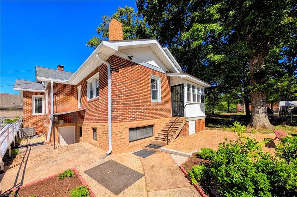 Stick/Site Built at 3606 Country Club Road, Winston-Salem NC 27104, photo 38 of 49