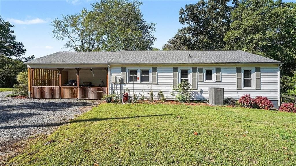 Stick/Site Built at 292 Leonard Drive, Thomasville NC 27360, Thomasville, photo 3 of 66