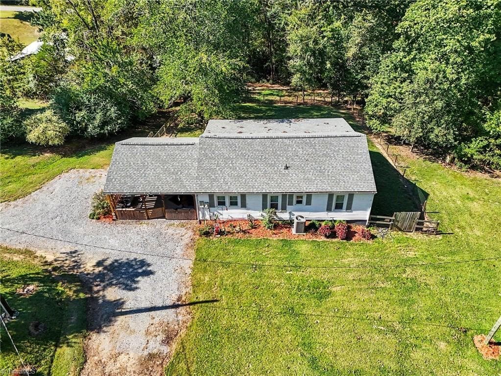 Stick/Site Built at 292 Leonard Drive, Thomasville NC 27360, Thomasville, photo 5 of 66