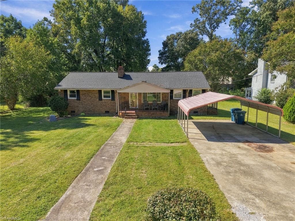Stick/Site Built at 1612 Brannock Drive, Greensboro NC 27406, photo 2 of 34