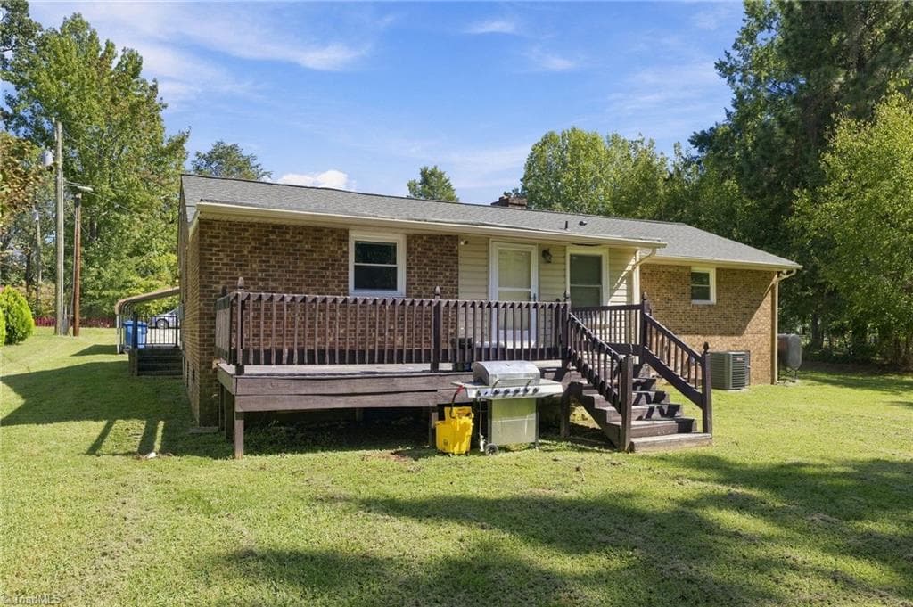 Stick/Site Built at 1612 Brannock Drive, Greensboro NC 27406, photo 28 of 34
