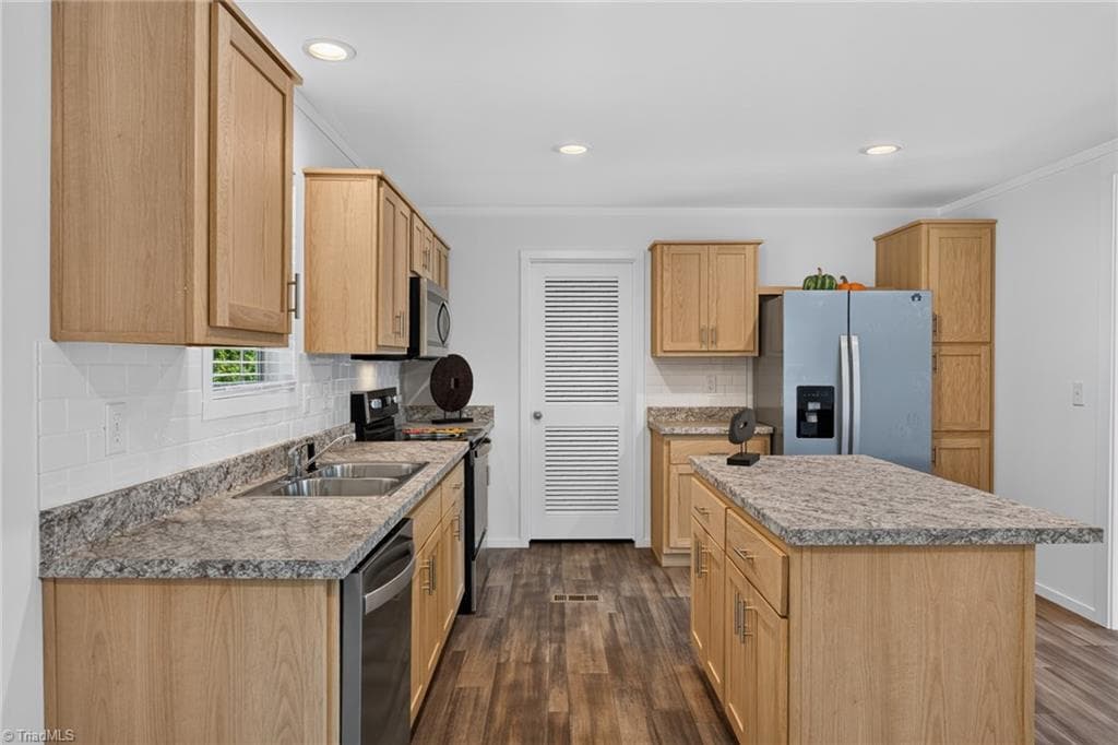 Manufactured Home at 166 Christophers Court, Lexington NC 27295, Lexington, photo 12 of 38