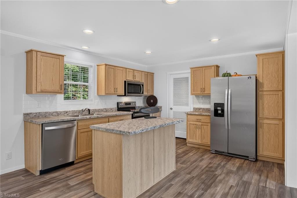 Manufactured Home at 166 Christophers Court, Lexington NC 27295, Lexington, photo 11 of 38