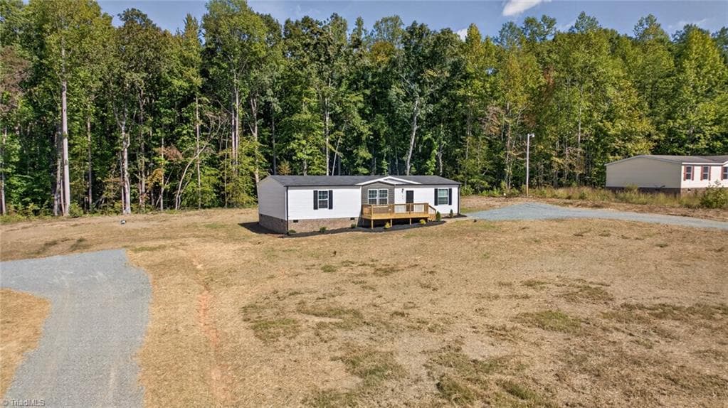 Manufactured Home at 166 Christophers Court, Lexington NC 27295, Lexington, photo 4 of 38