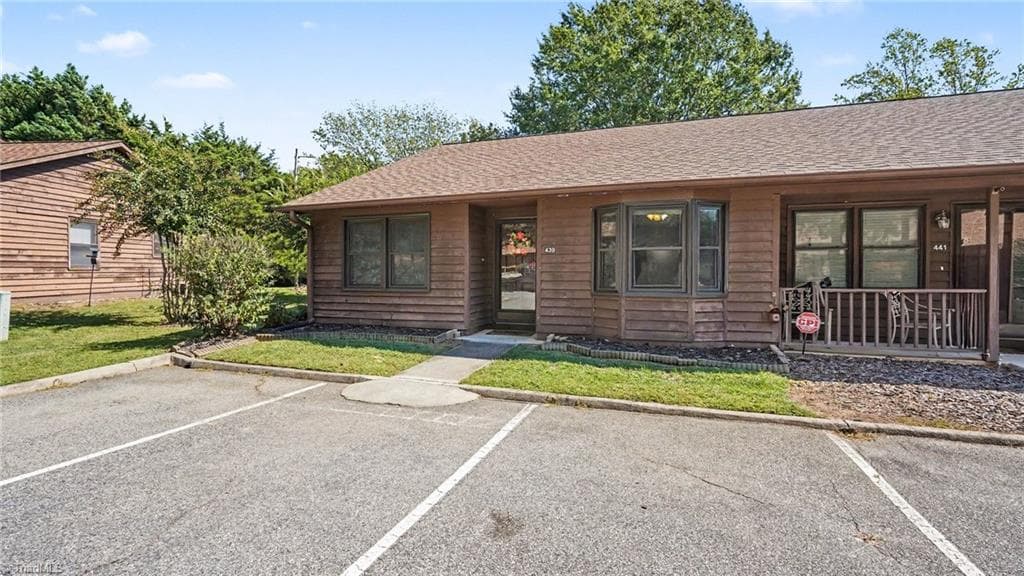 Stick/Site Built at 439 James Court, High Point NC 27265, High Point, photo 3 of 38