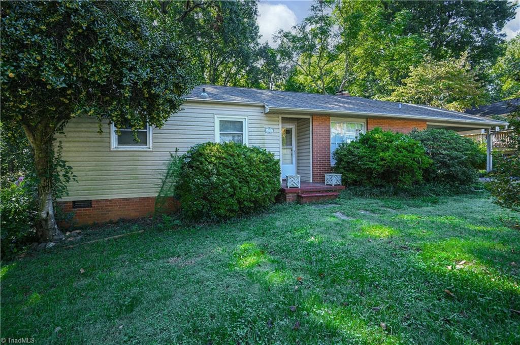 Stick/Site Built at 3809 Parkwood Drive, Greensboro NC 27403, Greensboro, photo 3 of 50