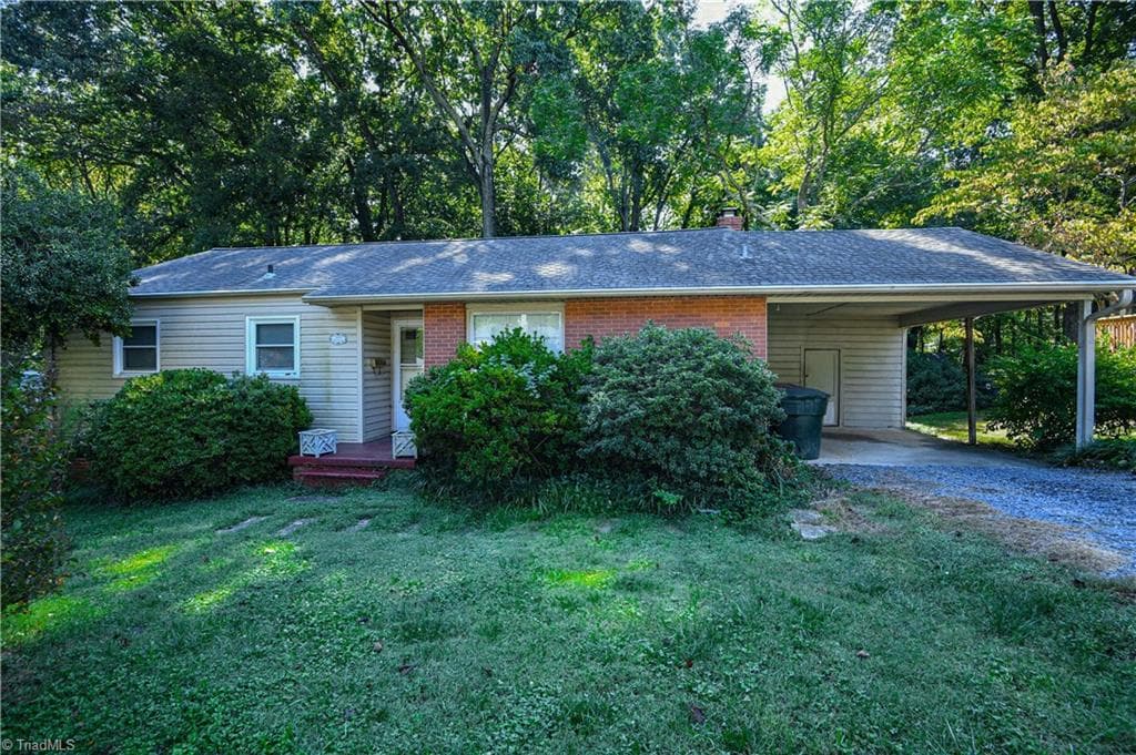 3809 Parkwood Drive, Greensboro NC 27403