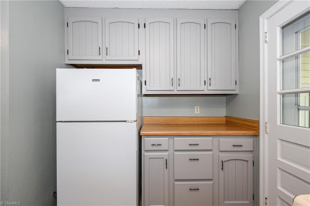 Stick/Site Built at 3809 Parkwood Drive, Greensboro NC 27403, Greensboro, photo 17 of 50