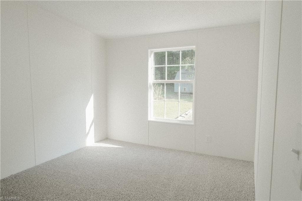 Manufactured Home at 104 Darians Way, Siler City NC 27344, Siler City, photo 11 of 26