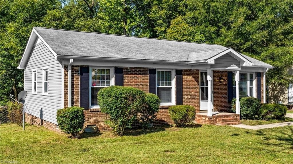Stick/Site Built at 815 Tipperary Drive, Greensboro NC 27406, Greensboro, photo 3 of 68