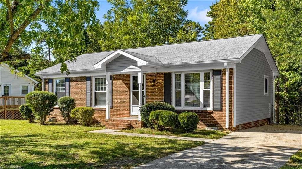 815 Tipperary Drive, Greensboro NC 27406
