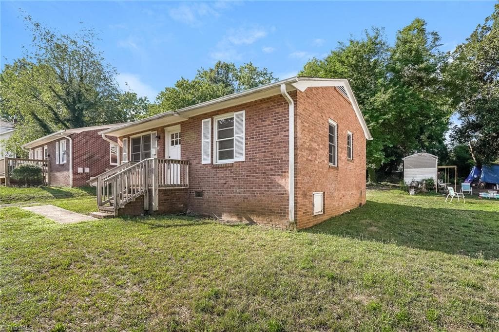 Stick/Site Built at 1006 E Devonshire Street, Winston-Salem NC 27107, Winston-Salem, photo 3 of 32