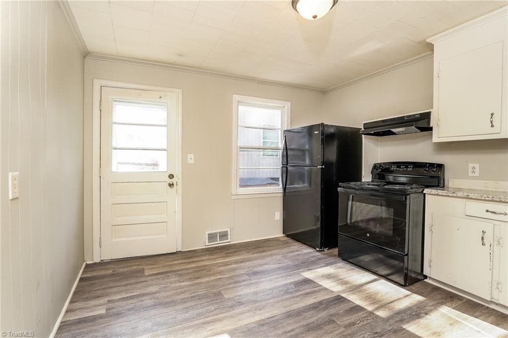 Stick/Site Built at 1006 E Devonshire Street, Winston-Salem NC 27107, Winston-Salem, photo 15 of 32