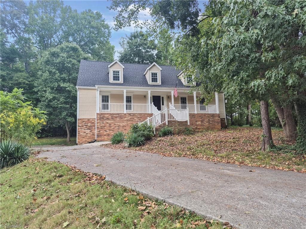 Stick/Site Built at 5710 Windworth Drive, Winston-Salem NC 27106, Winston-Salem, photo 3 of 76