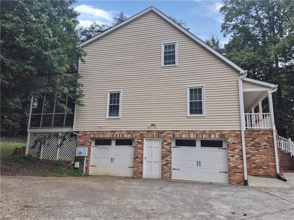 Stick/Site Built at 5710 Windworth Drive, Winston-Salem NC 27106, Winston-Salem, photo 7 of 76