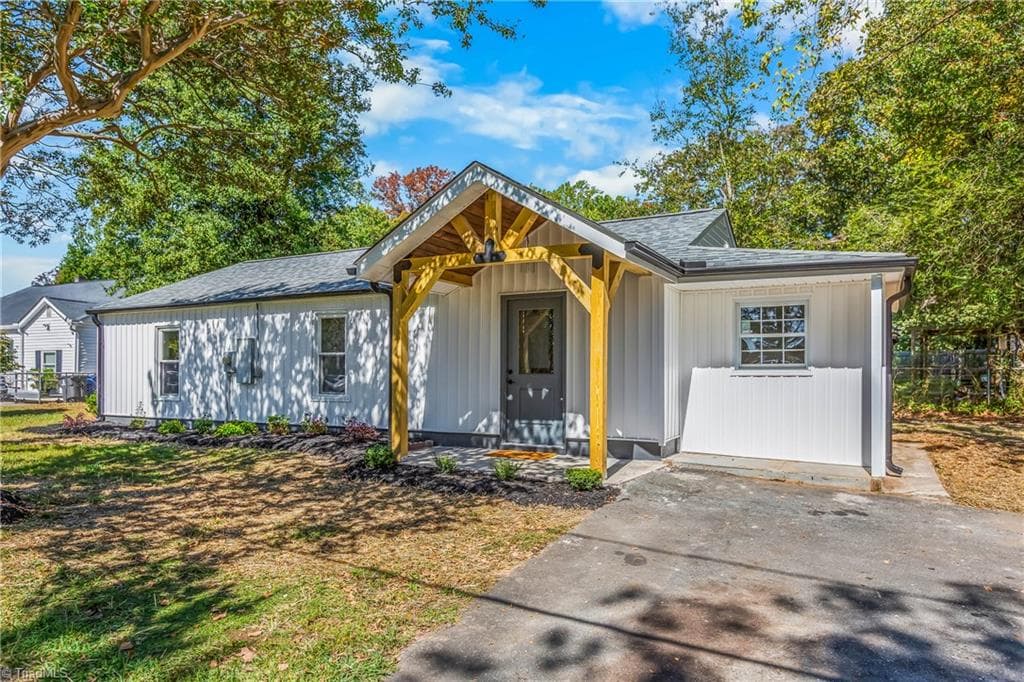 3726 Konnoak Drive, Winston-Salem NC 27127