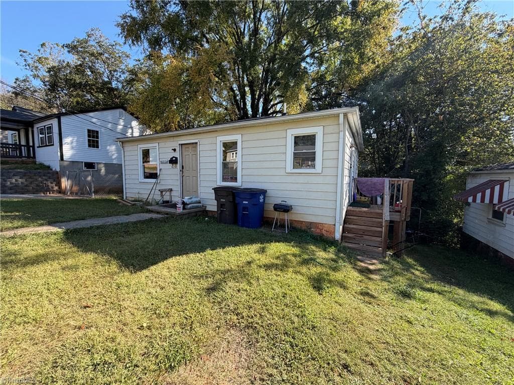 Stick/Site Built at 1011 Manly Street, Winston-Salem NC 27105, Winston-Salem, photo 3 of 36