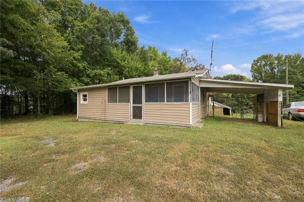 Stick/Site Built at 2243 Durham Street Extension, Burlington NC 27217, Burlington, photo 2 of 32