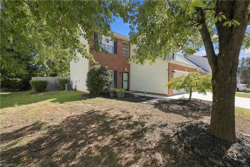 Stick/Site Built at 15 Pilot Ridge Court, Greensboro NC 27407, photo 4 of 45