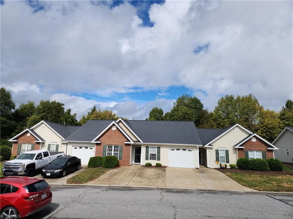 Stick/Site Built at 716 Wynbrook Square Lane, Winston-Salem NC 27103, Winston-Salem, photo 2 of 33