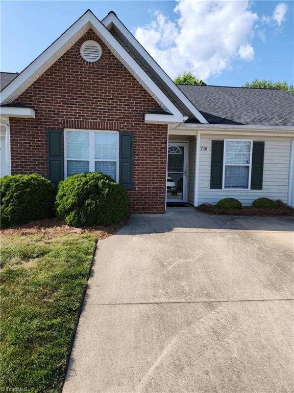 Stick/Site Built at 716 Wynbrook Square Lane, Winston-Salem NC 27103, Winston-Salem, photo 4 of 33
