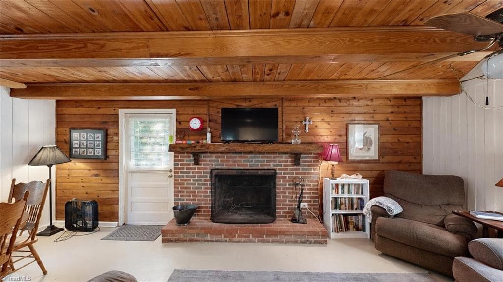 Nice large fireplace - 1823 Bantry Trail, Kernersville NC 27284, Kernersville