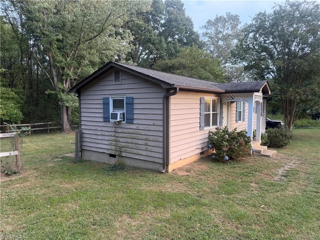 Stick/Site Built at 8099 Mcknight Road, Belews Creek NC 27009, Belews Creek, photo 3 of 17