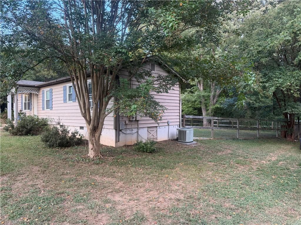 Stick/Site Built at 8099 Mcknight Road, Belews Creek NC 27009, Belews Creek, photo 4 of 17