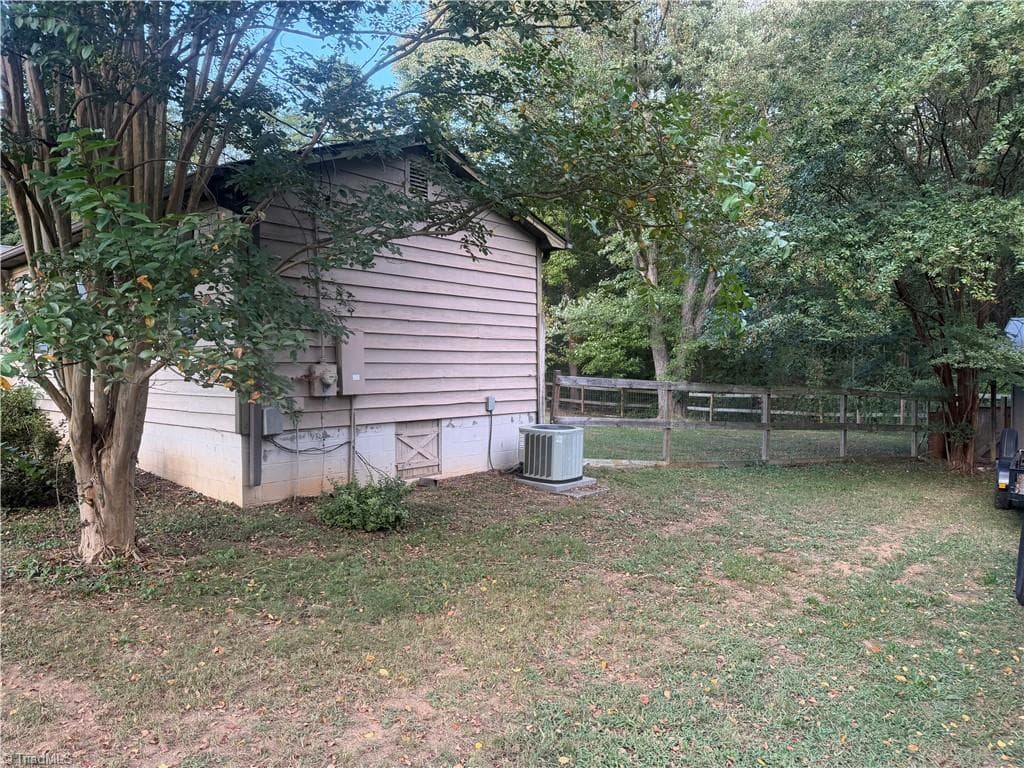Stick/Site Built at 8099 Mcknight Road, Belews Creek NC 27009, Belews Creek, photo 5 of 17