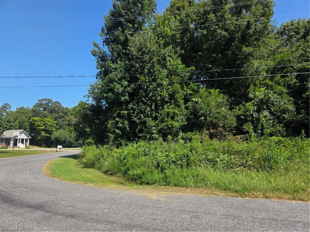 125 Pickett Drive, Lexington NC 27295