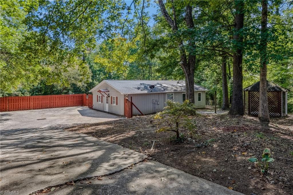 Stick/Site Built at 4039 Bethania Station Road, Winston-Salem NC 27106, Winston-Salem, photo 11 of 68