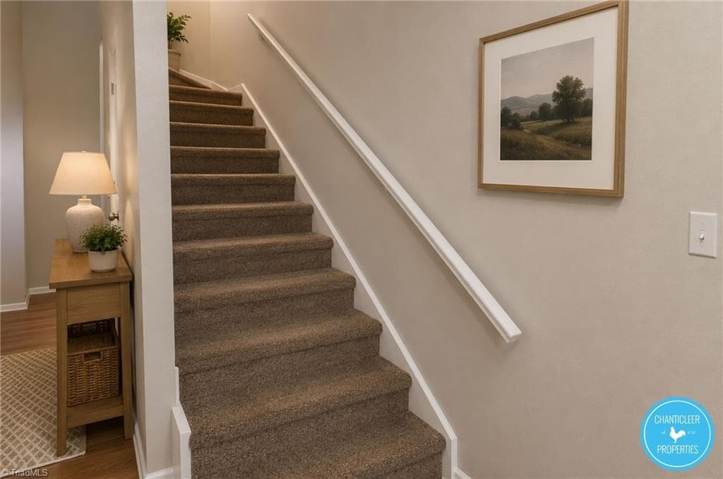 Condo/Townhouse at 209 Woodnell Street, Greensboro NC 27405, photo 4 of 9
