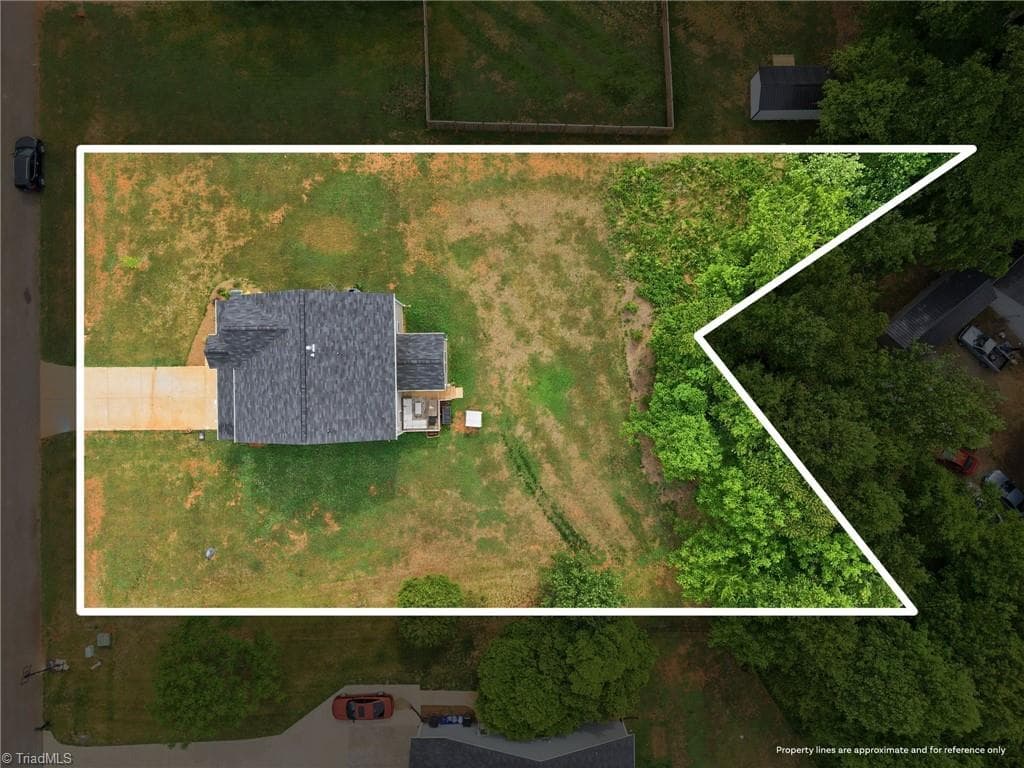 Stick/Site Built at 5345 Salem Woods Drive, Graham NC 27253, Graham, photo 3 of 39