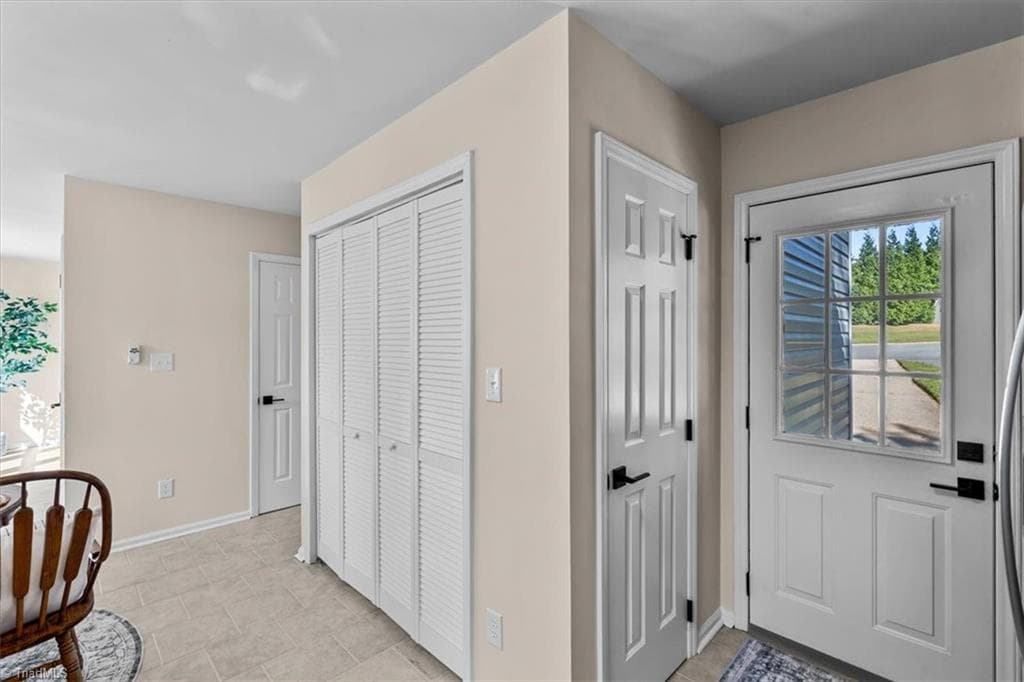 Stick/Site Built at 15 Gatehouse Lane, Greensboro NC 27407, Greensboro, photo 25 of 76