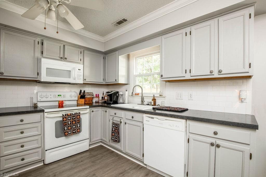 Stick/Site Built at 2519 White Fence Way, High Point NC 27265, High Point, photo 7 of 40