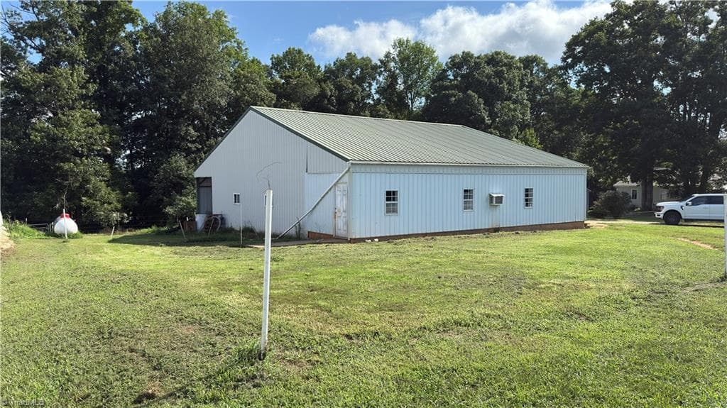 Stick/Site Built at 6711 Windsor Road, Hamptonville NC 27020, photo 7 of 22