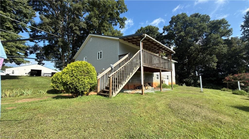Stick/Site Built at 6711 Windsor Road, Hamptonville NC 27020, photo 3 of 22